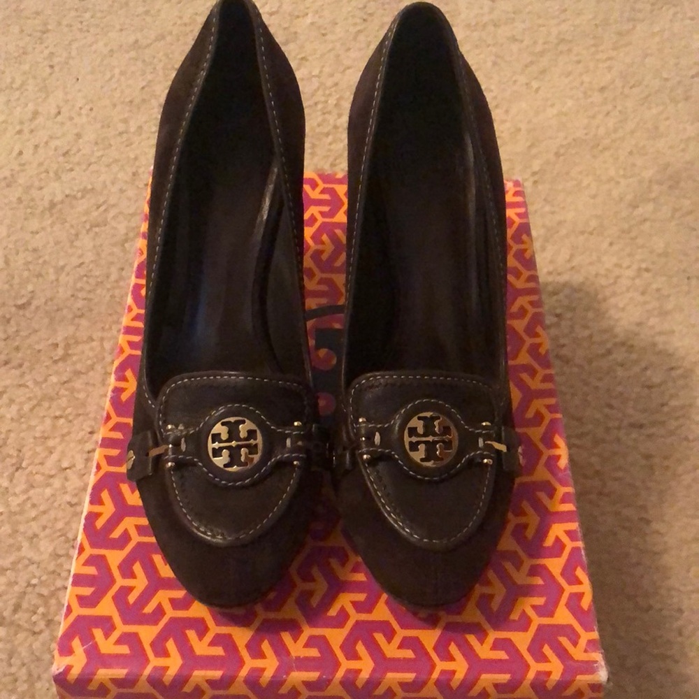 Tory Burch brown suede pumps size 8
